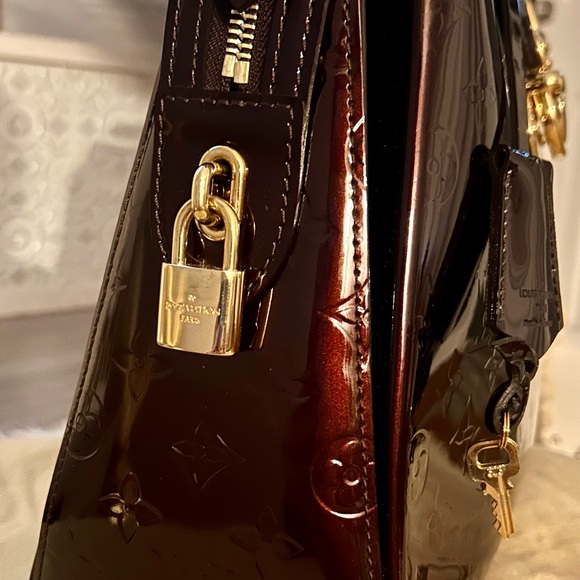 SOLD LOUIS VUITTON Amarante Monogram Vernis Melrose Avenue Bag - Picture 5 of 16